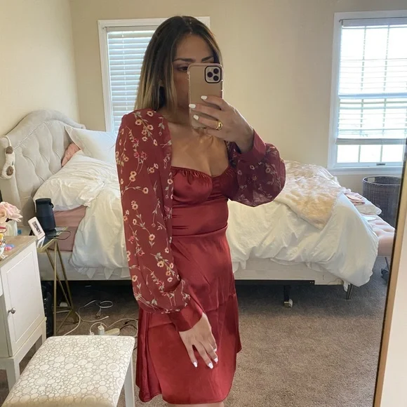 We wore what dress - Picture 2 of 6